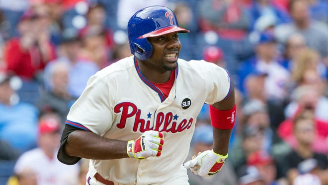 Phillies first baseman Ryan Howard runs the bases after hitting a two-run homer during the third inning Sunday against the Chicago Cubs at Citizens Bank Park.