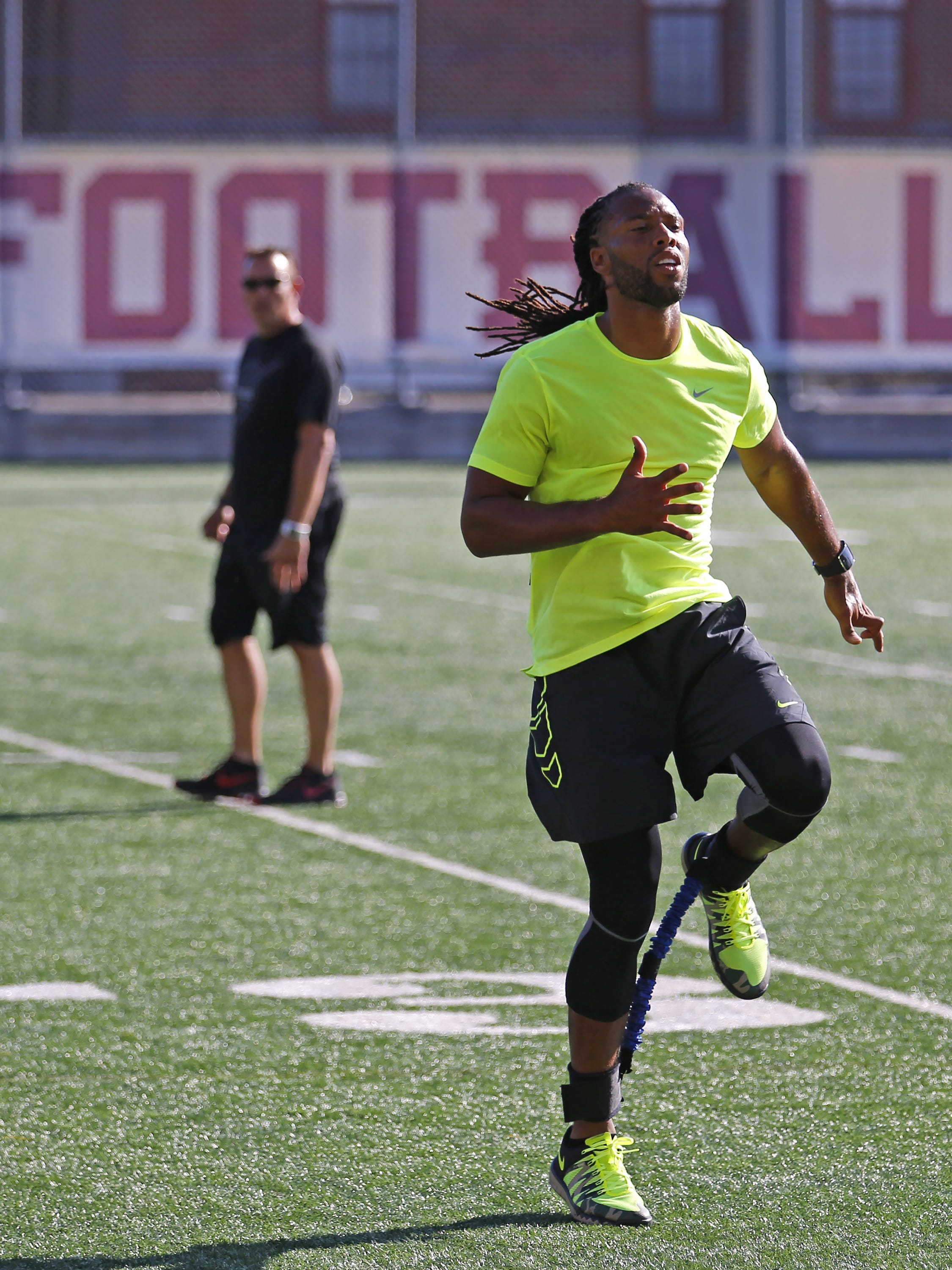 Cardinals Star Larry Fitzgerald Lives In Arizona But Like Most