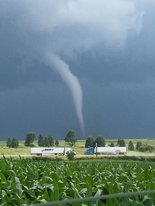 Tornado causes significant damage to eastern Iowa town