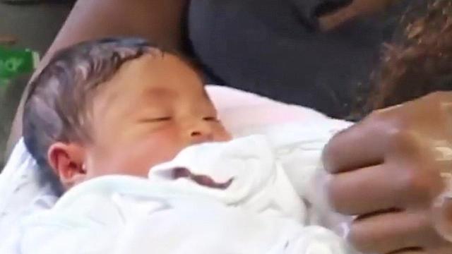 Serena Williams introduces newborn daughter3200 x 1800