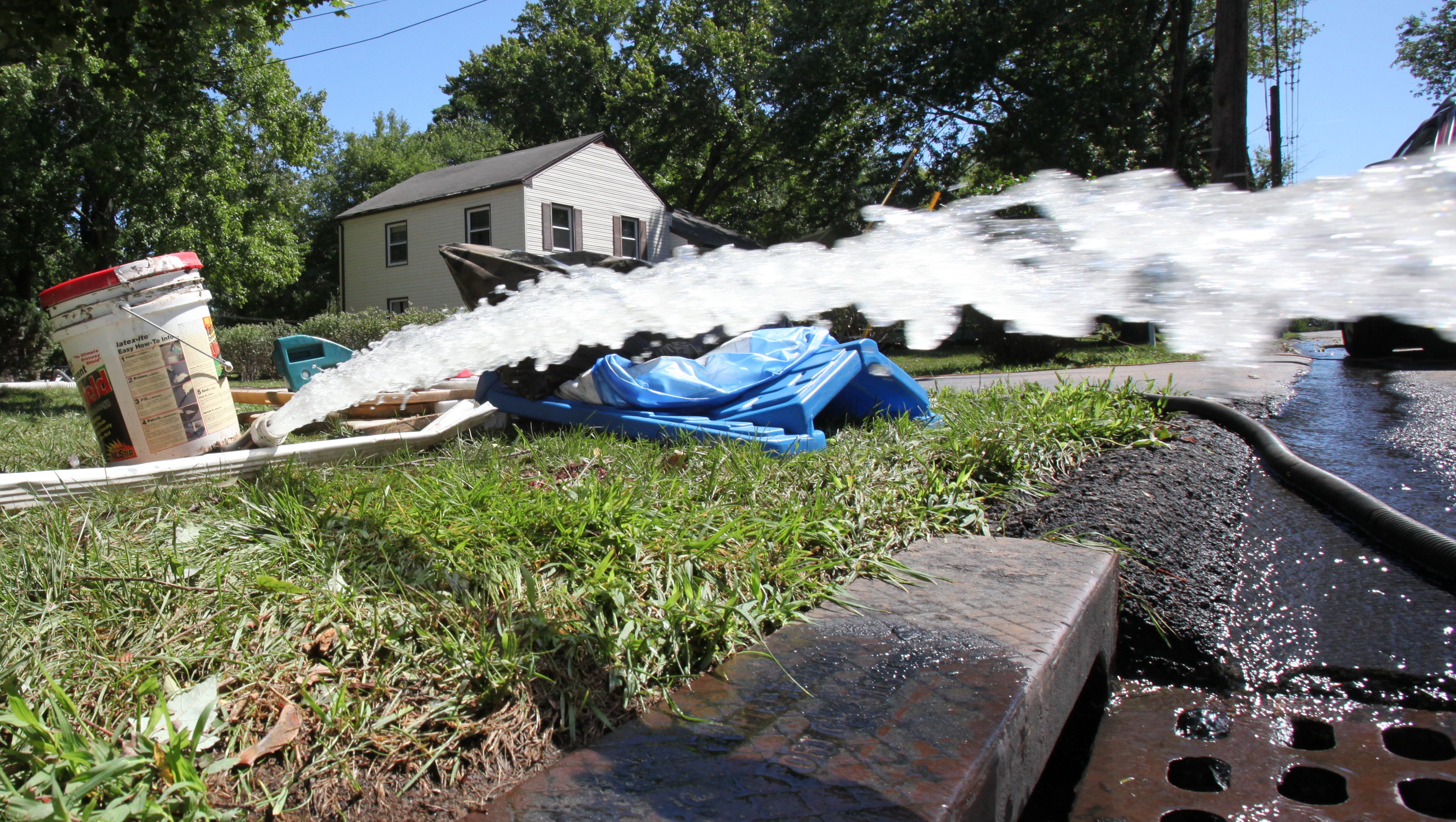 How to prevent and deal with home flooding