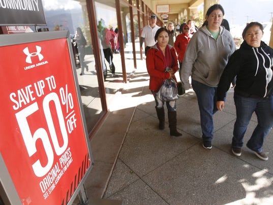Gray Thursday shoppers hit outlets in Cabazon