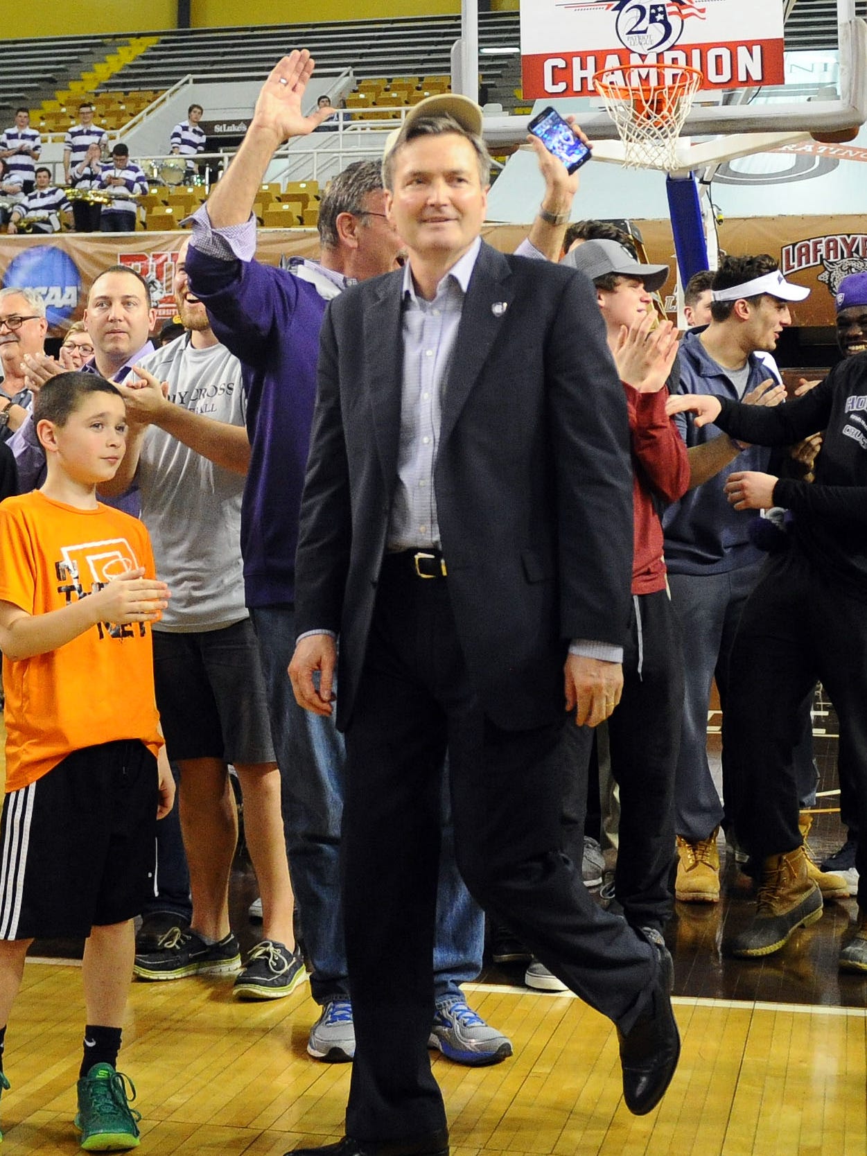 Holy Cross Coach Bill Carmody Finally Fills Out His Ncaa Dance
