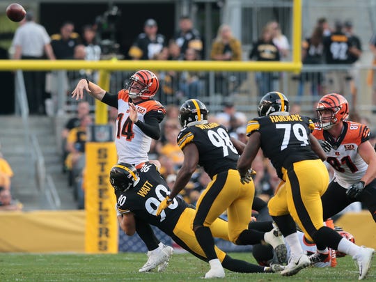 Cincinnati Bengals quarterback Andy Dalton (14) throws