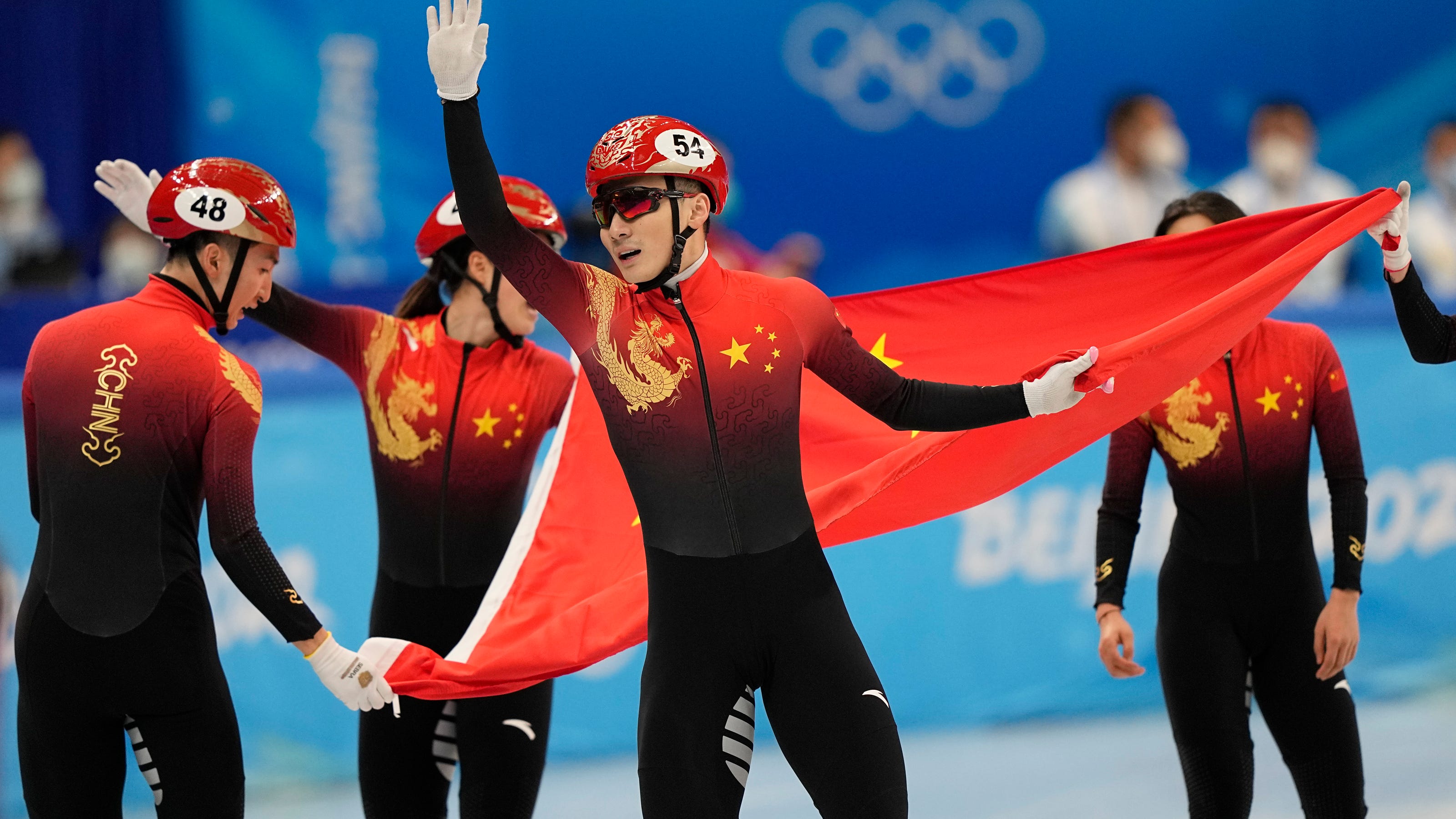 Выиграли золото олимпиады. Шорт трек Китай на Олимпийских играх 2022. Шорт трек Пекин. Beijing 2022 short track Speed Skating. Сборная Китая на Олимпиаде в Пекине 2022.