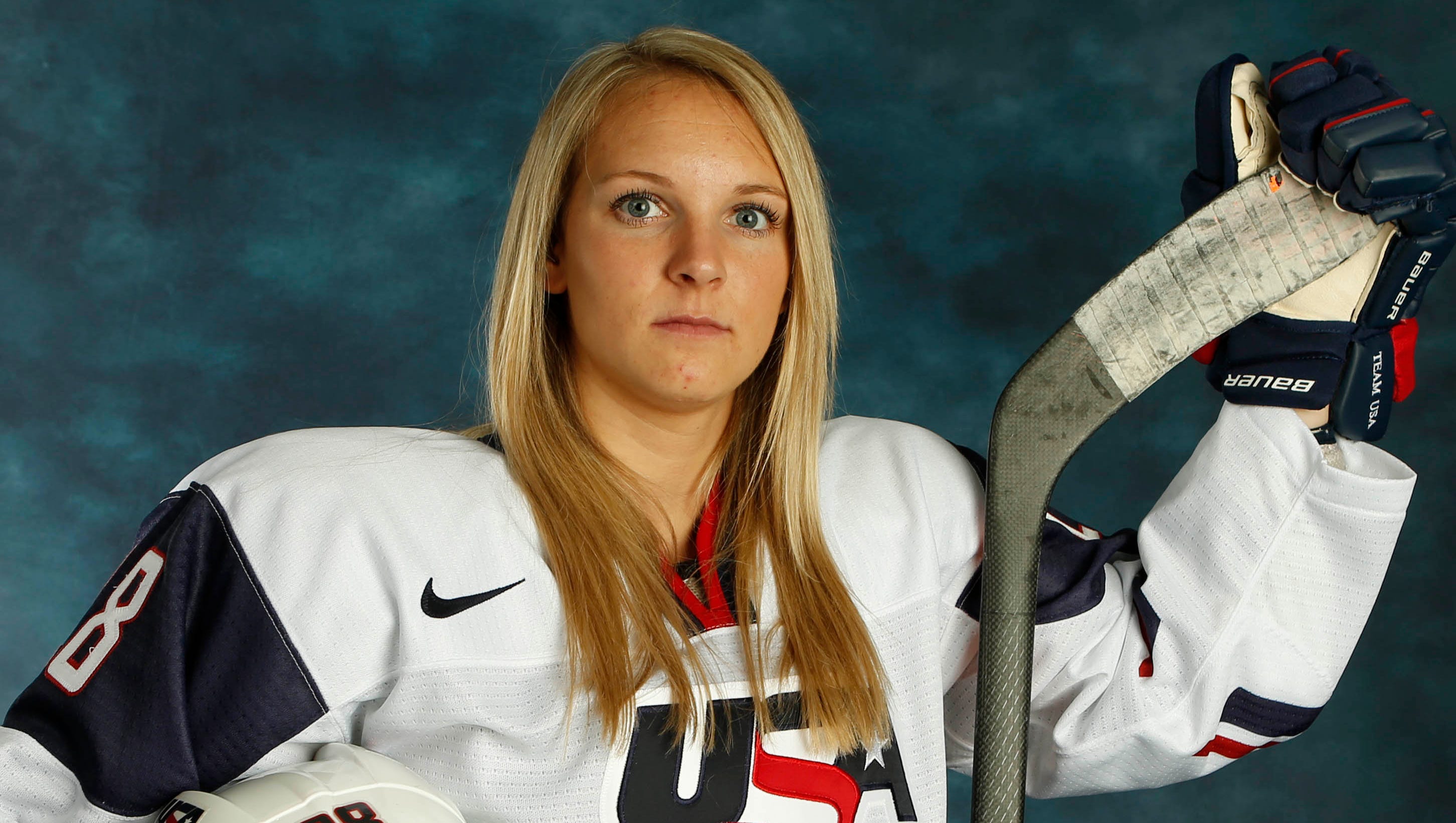 U.S. hockey player out for college season with concussion