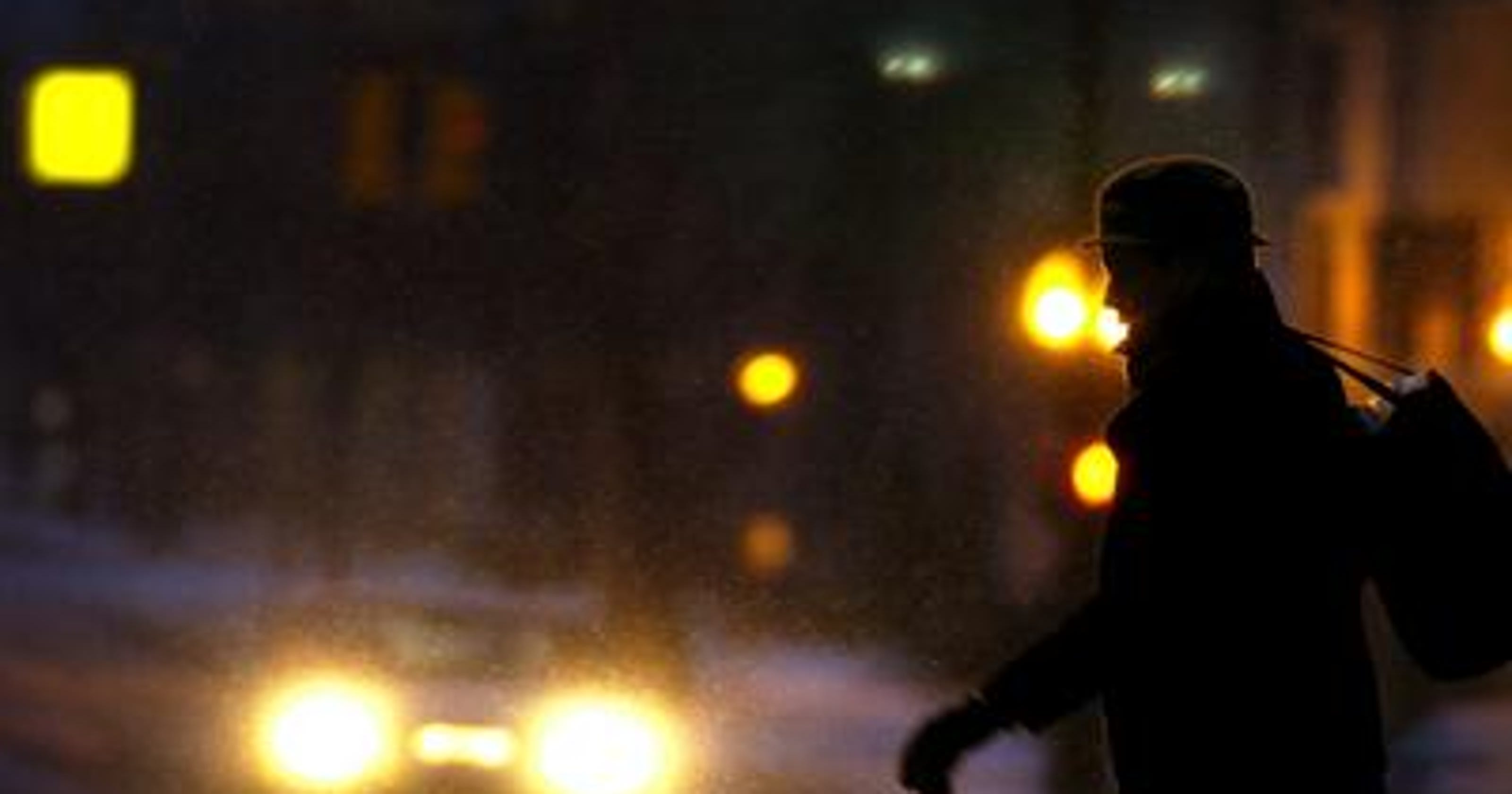 Deadly traffic stop Flashing brights can be illegal