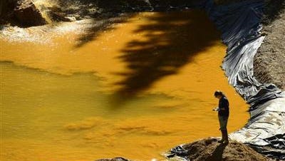 Colorado officials are disputing Environmental Protection Agency accounts of the botched cleanup at an inactive mine that spilled 3 million gallons of toxic heavy metals into the Animas River, saying state experts gave advice but did not approve EPA actions.