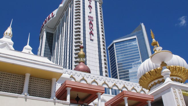 New Jersey casino regulators have approved billionaire Carl Icahn's Tropicana casino to manage his newest Atlantic City acquisition, the Trump Taj Mahal.