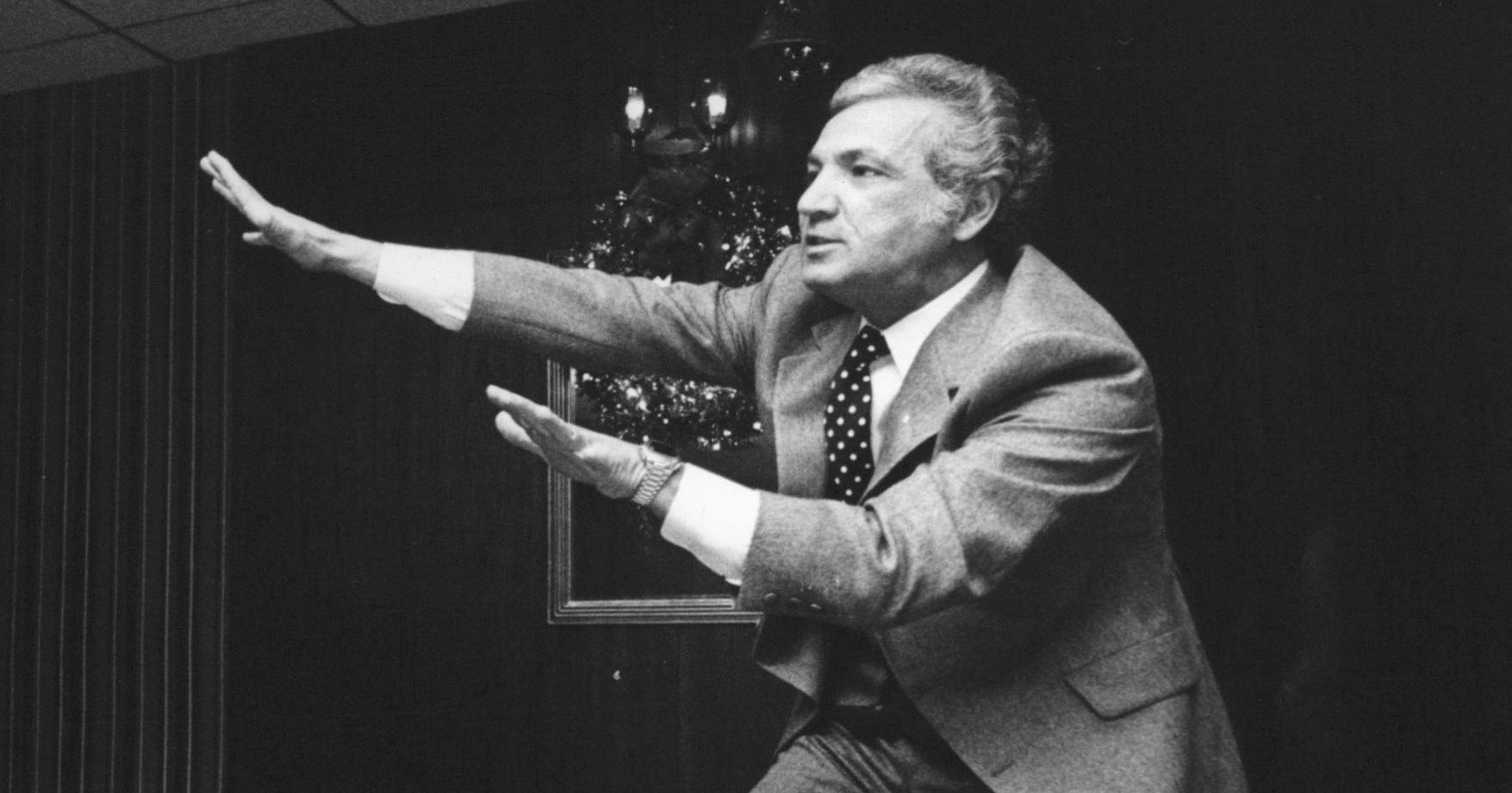 Joe Girard, car salesman and author, dies after fall down stairs