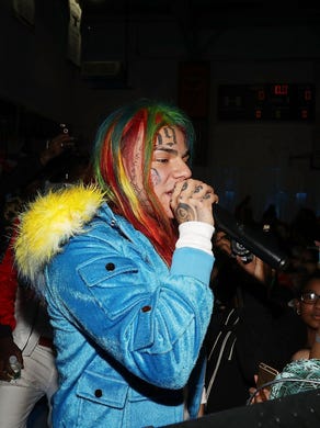 6ix9ine Innocent Of Racketeering Charges Attorney Says Bail Denied