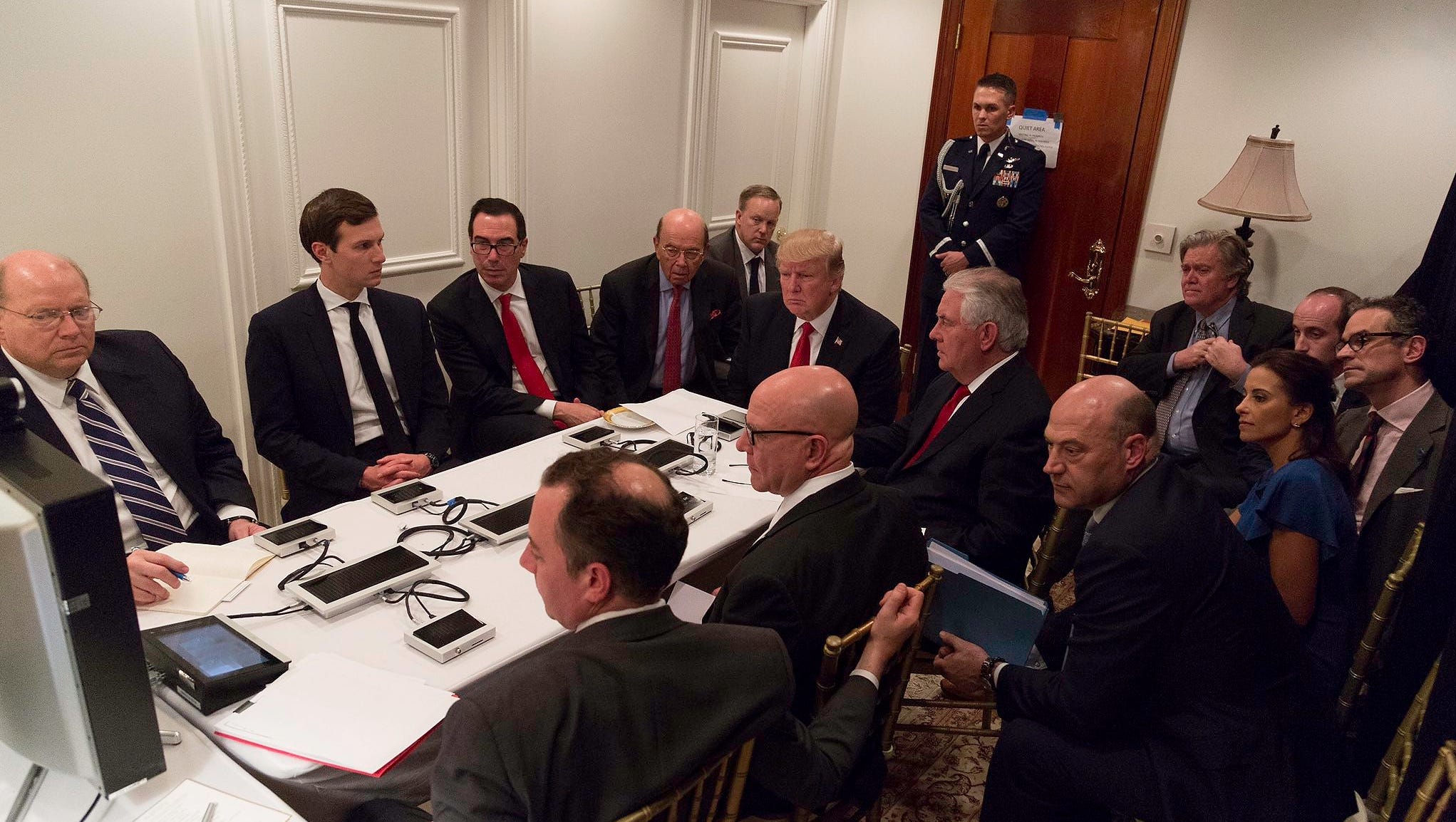 Familiar Photo Of Donald Trump S Decision On Syria