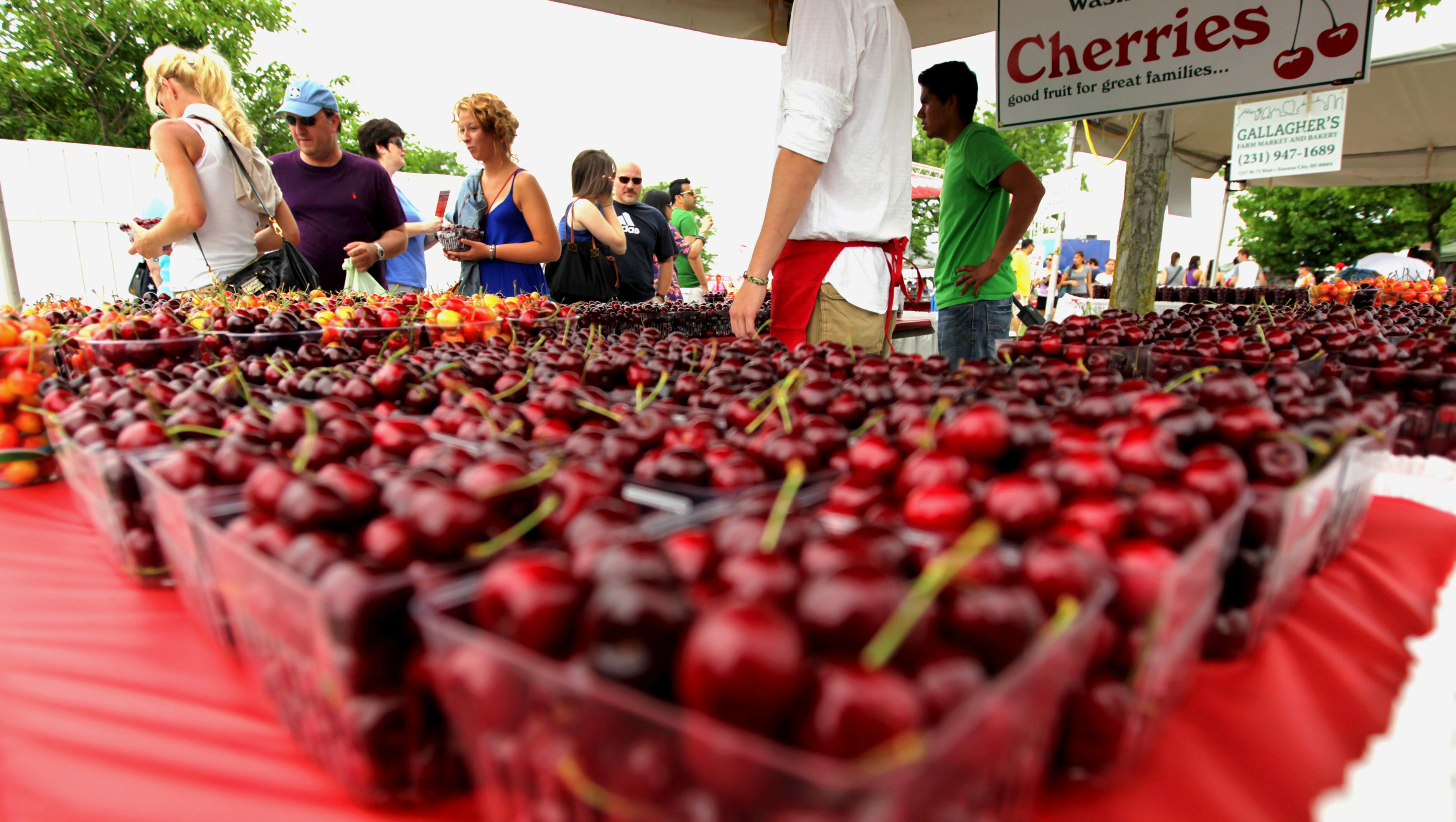 Traverse City approves 2year Cherry Festival contract