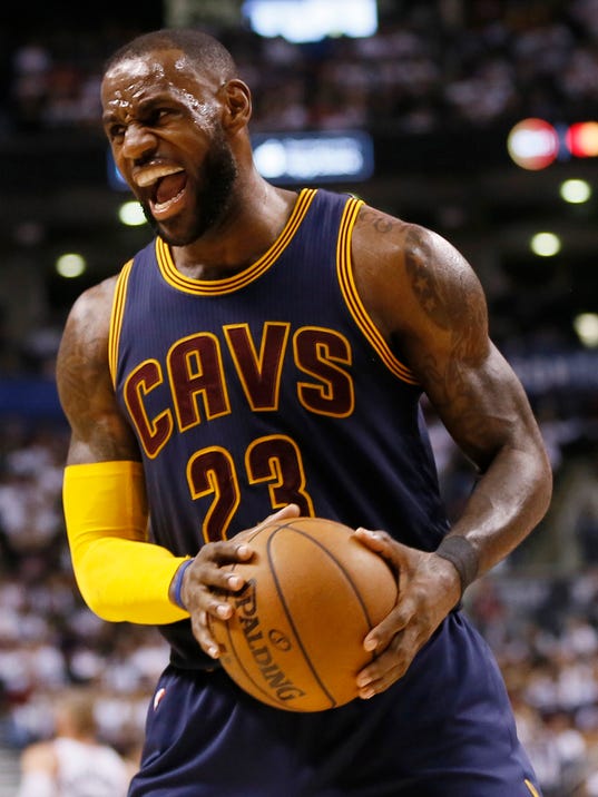 USP NBA: PLAYOFFS-CLEVELAND CAVALIERS AT TORONTO R S BKN TOR CLE CAN ON
