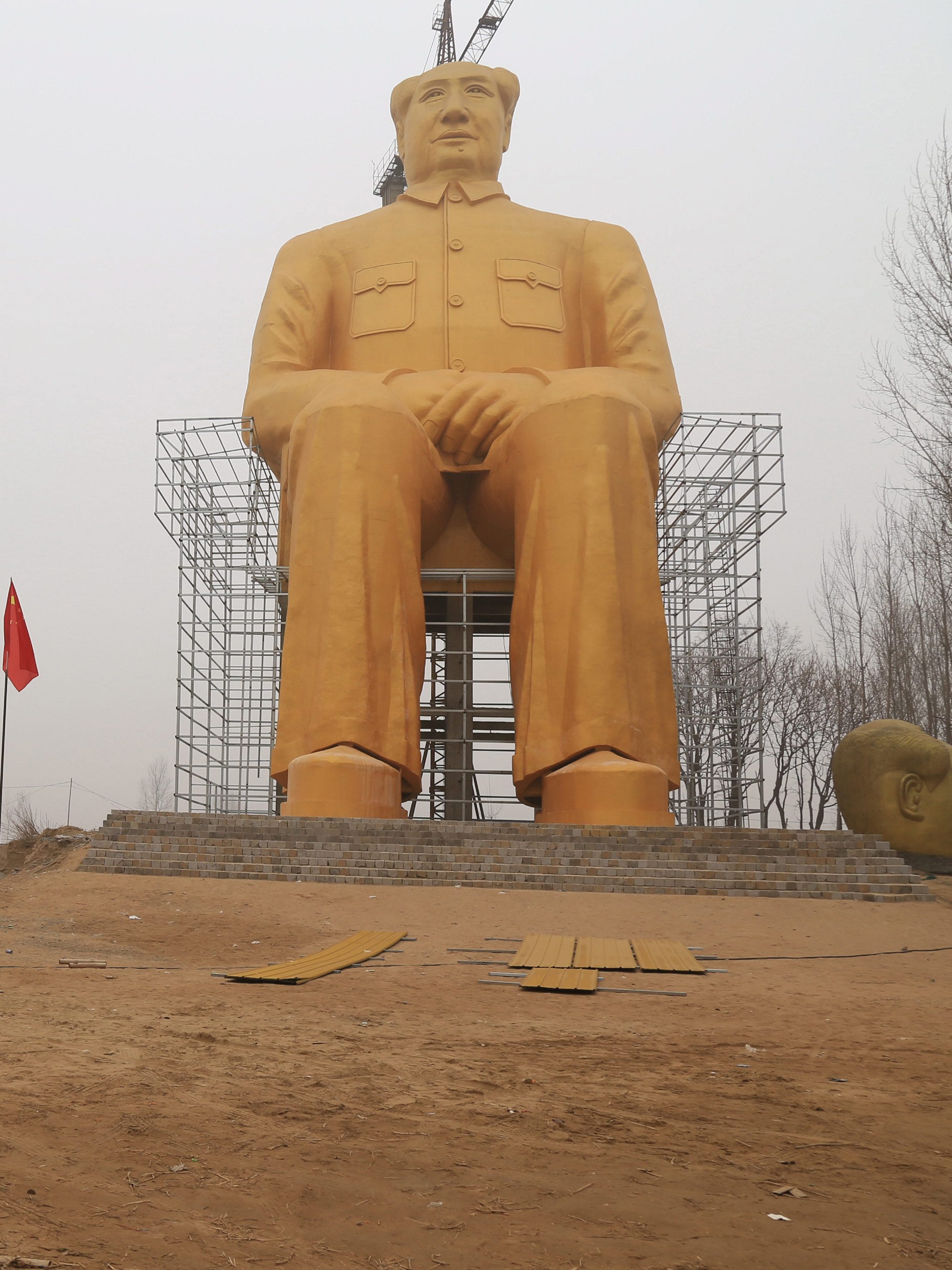 Golden Mao Statue Comes Down After Chinese Social Media Eruption