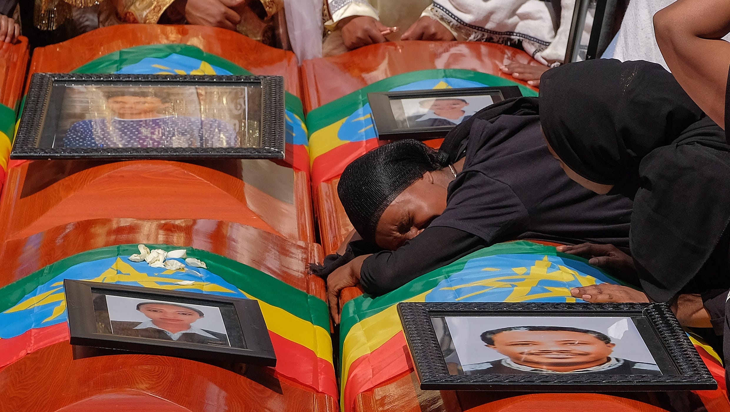 Boeing 737 Max 8 Similarities In Crashes Ethiopian Official Says 