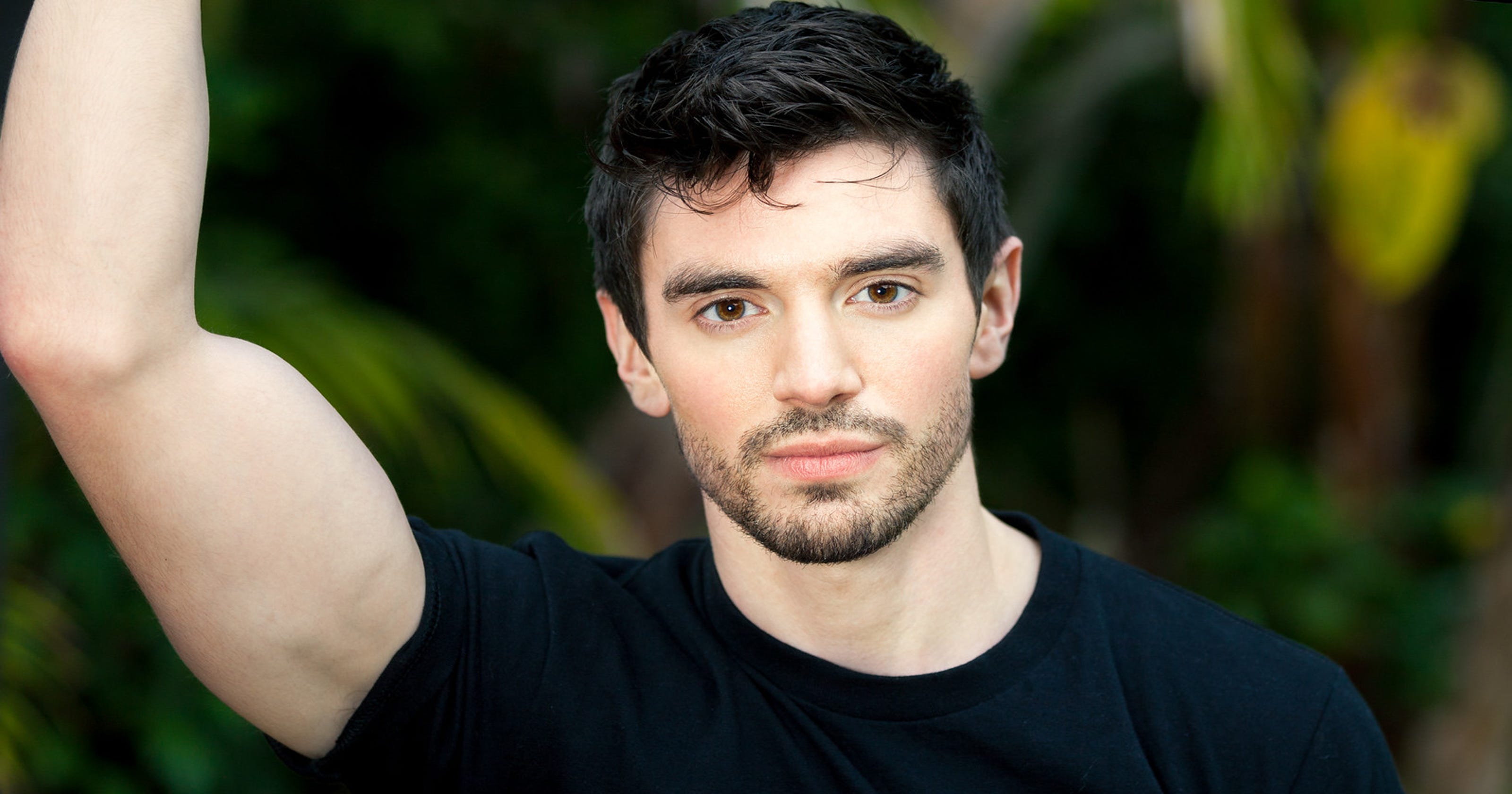 Singer Steve Grand broadens appeal with evolving sound