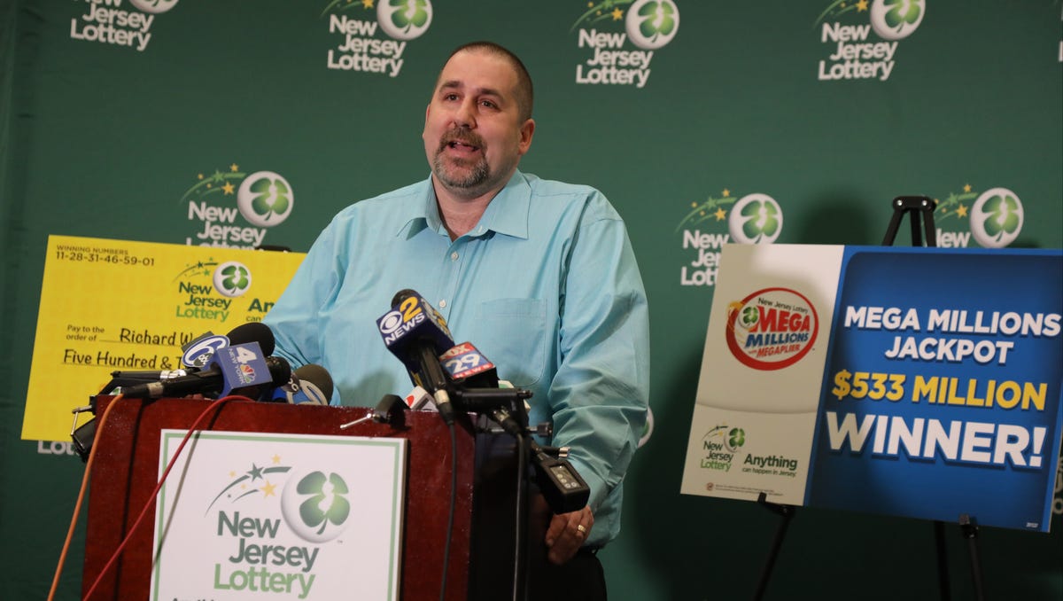 NJ Mega Millions winner Richard Wahl of Vernon NJ claims his prize