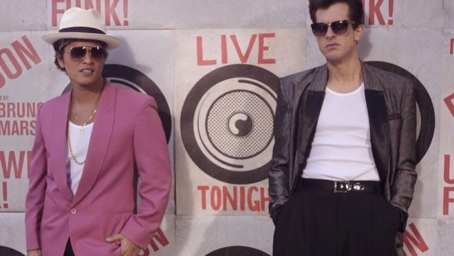 Bruno Mars & Mark Ronson in their new "Uptown Funk" video.