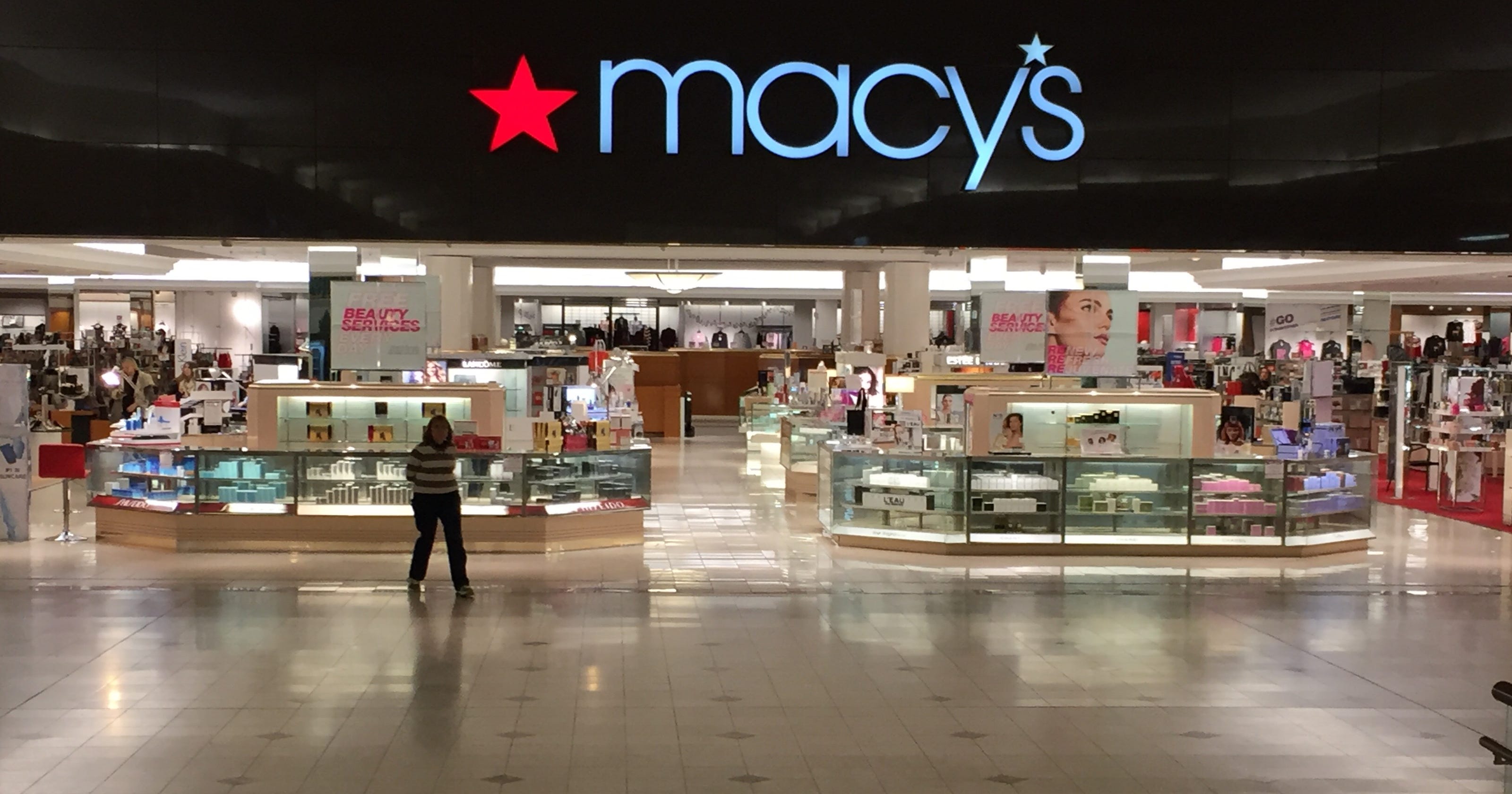 Macy's to shutter Oakdale Mall store