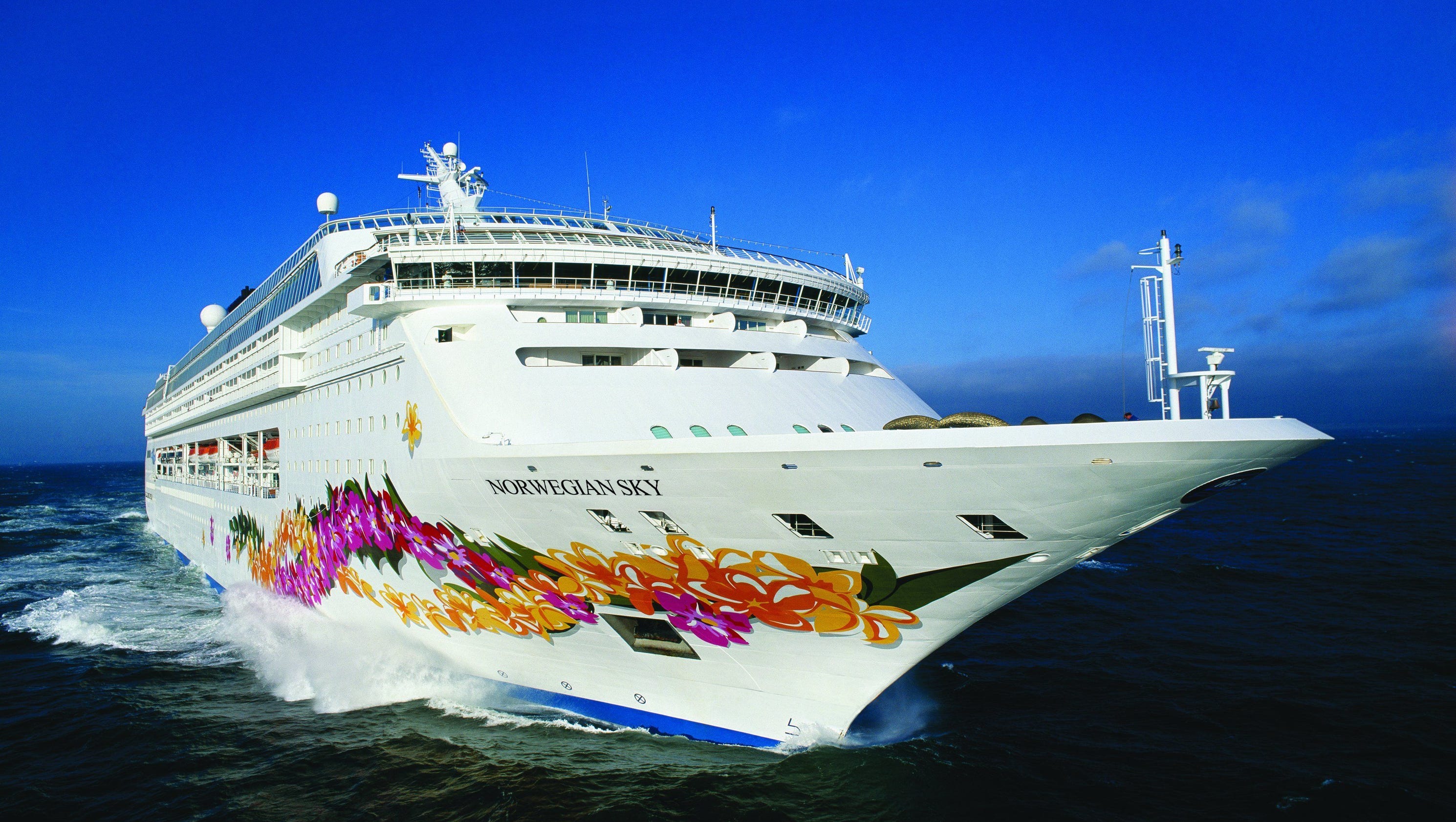 Cruise ship tours Norwegian Cruise Line's Norwegian Sky