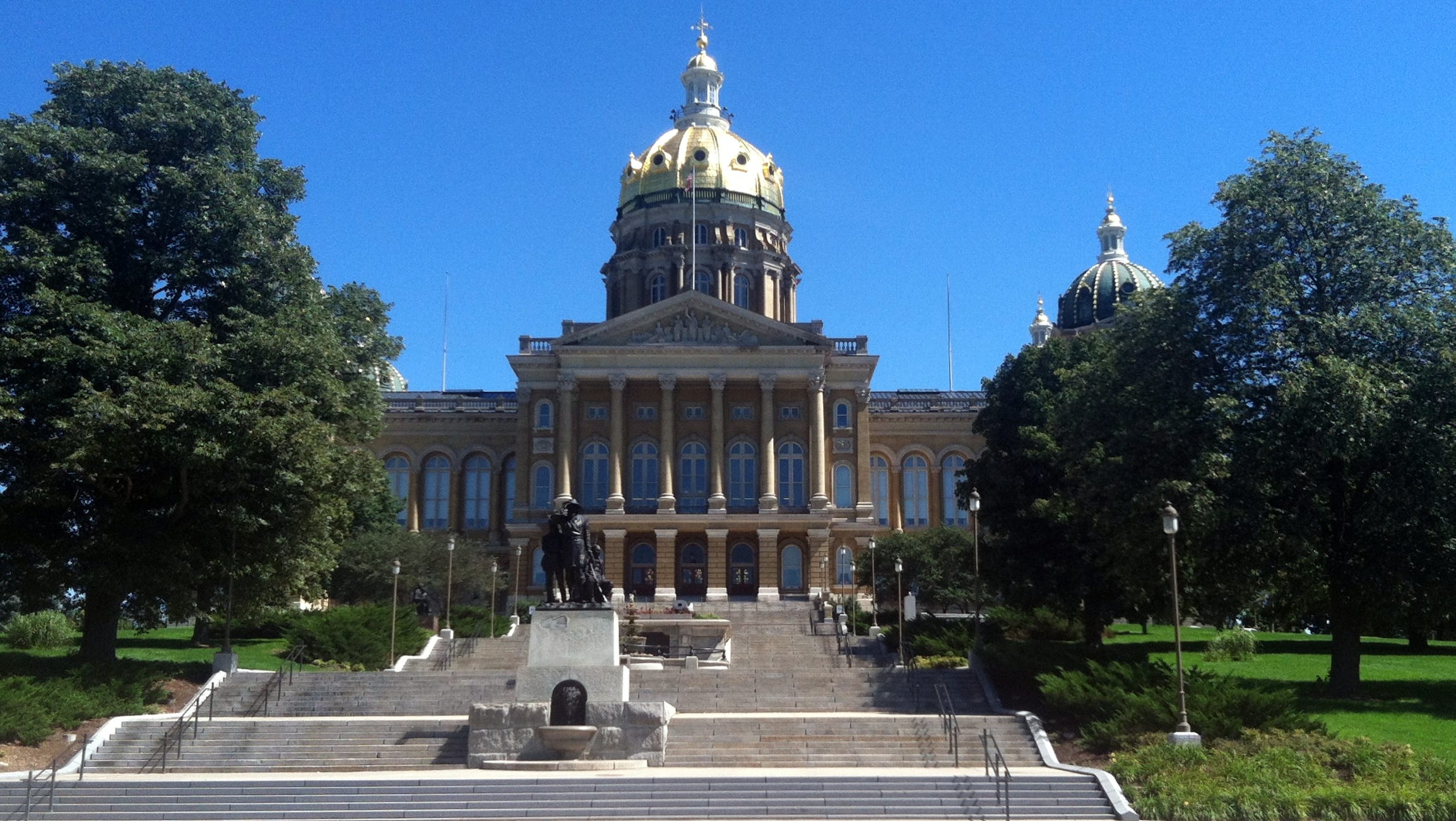 What bills died in the 2016 Iowa Legislature