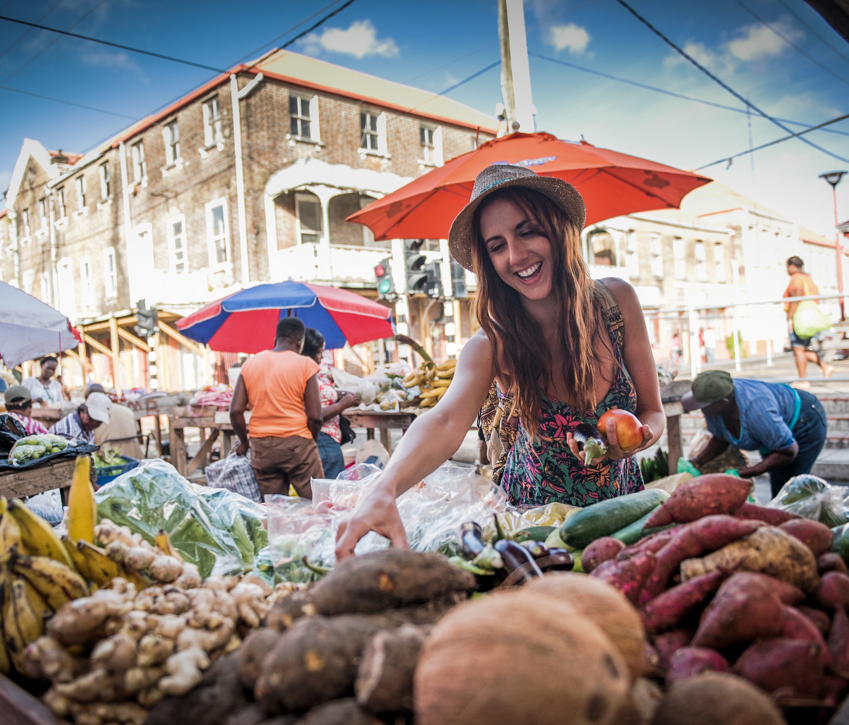 The Spice Market is open every day -- to get the maximum effect, try to visit on a Saturday morning when the market is at its busiest.