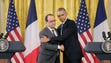 French President Francois Hollande (L) and President