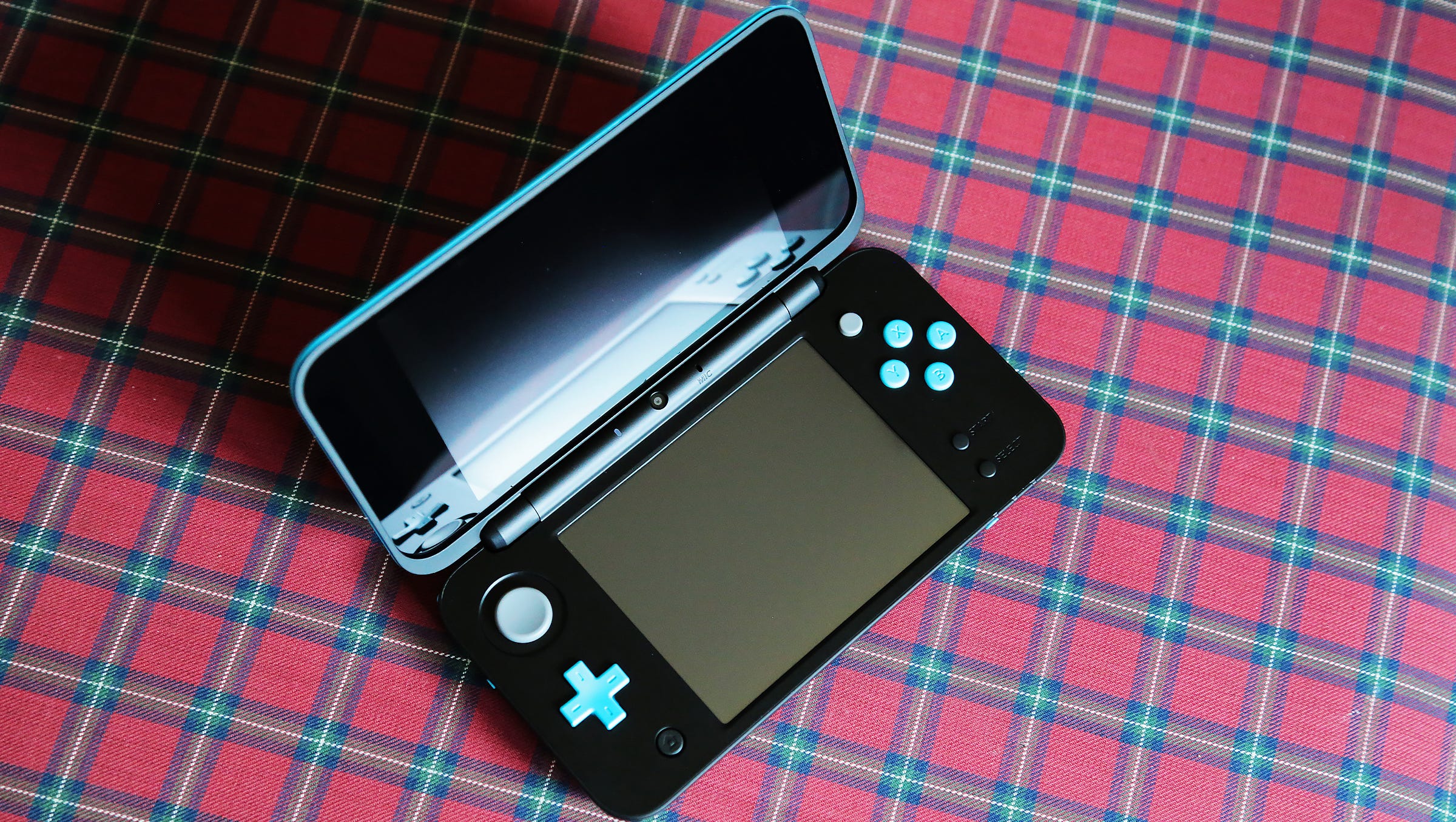 Review Should You Get The New Nintendo 2ds Xl Technobubble