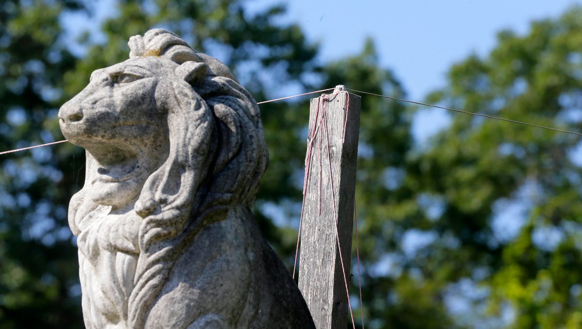 What does an eruv look like?