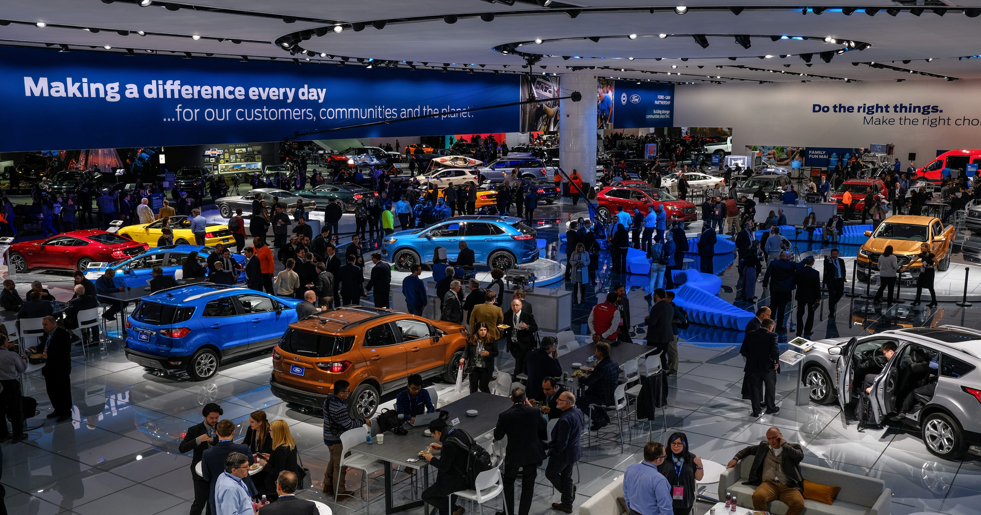 Detroit auto show to stay at Cobo Center, confirms June dates
