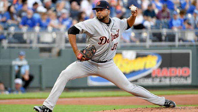 Francisco Liriano delivers a pitch in the first inning against the Royals on Friday.