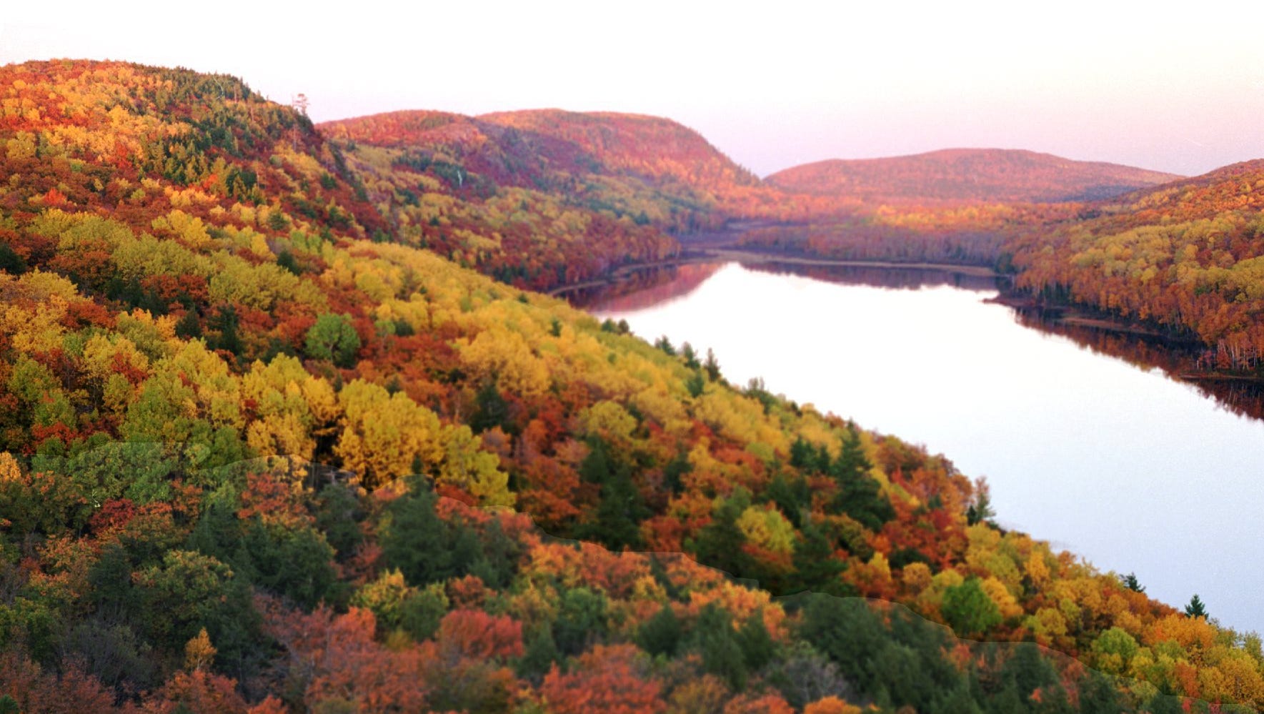 Drive These Mich Roads For The Most Beautiful Fall Colors