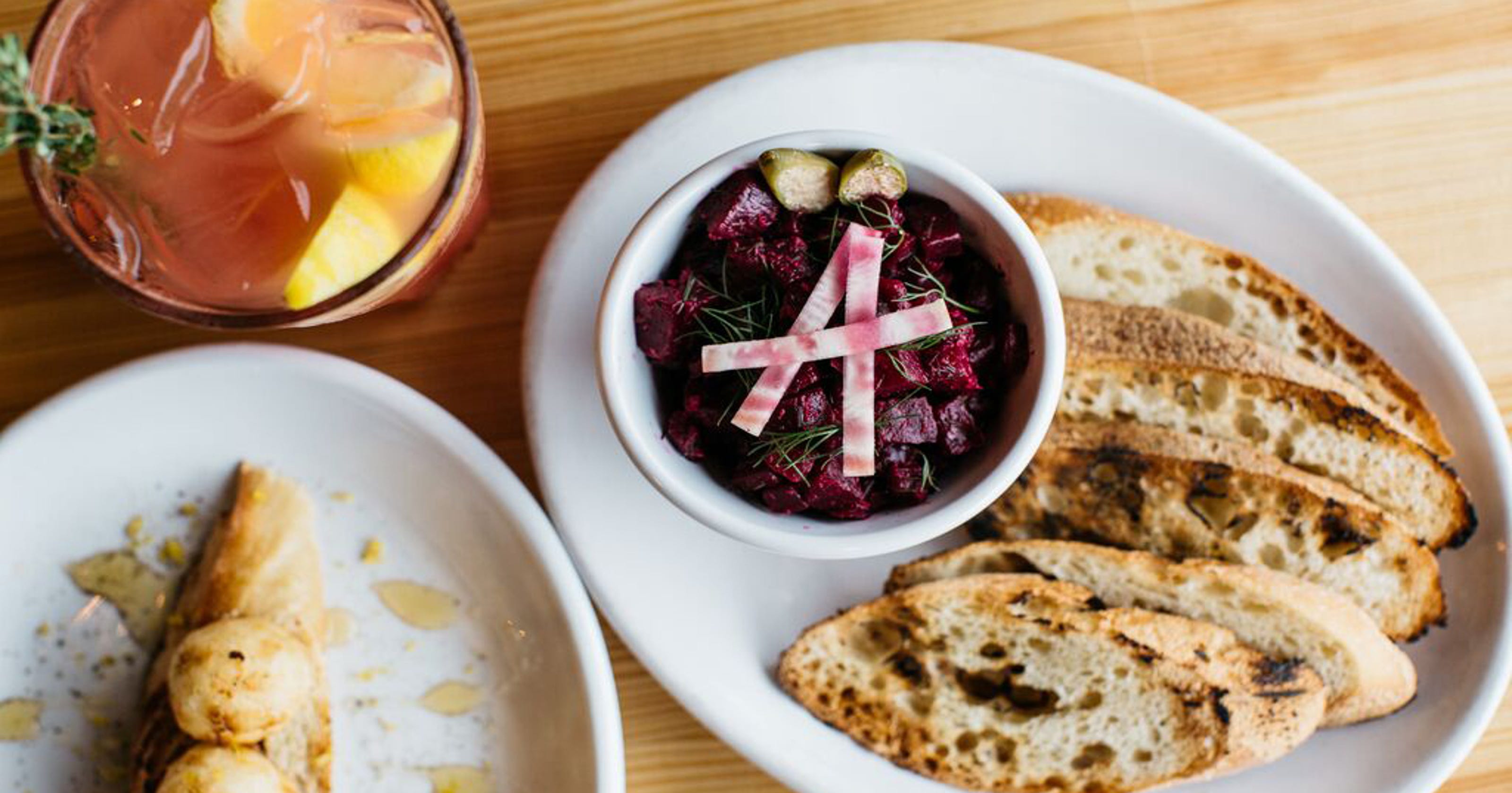 Restaurants, DIA, others offer fed employees deals during shutdown