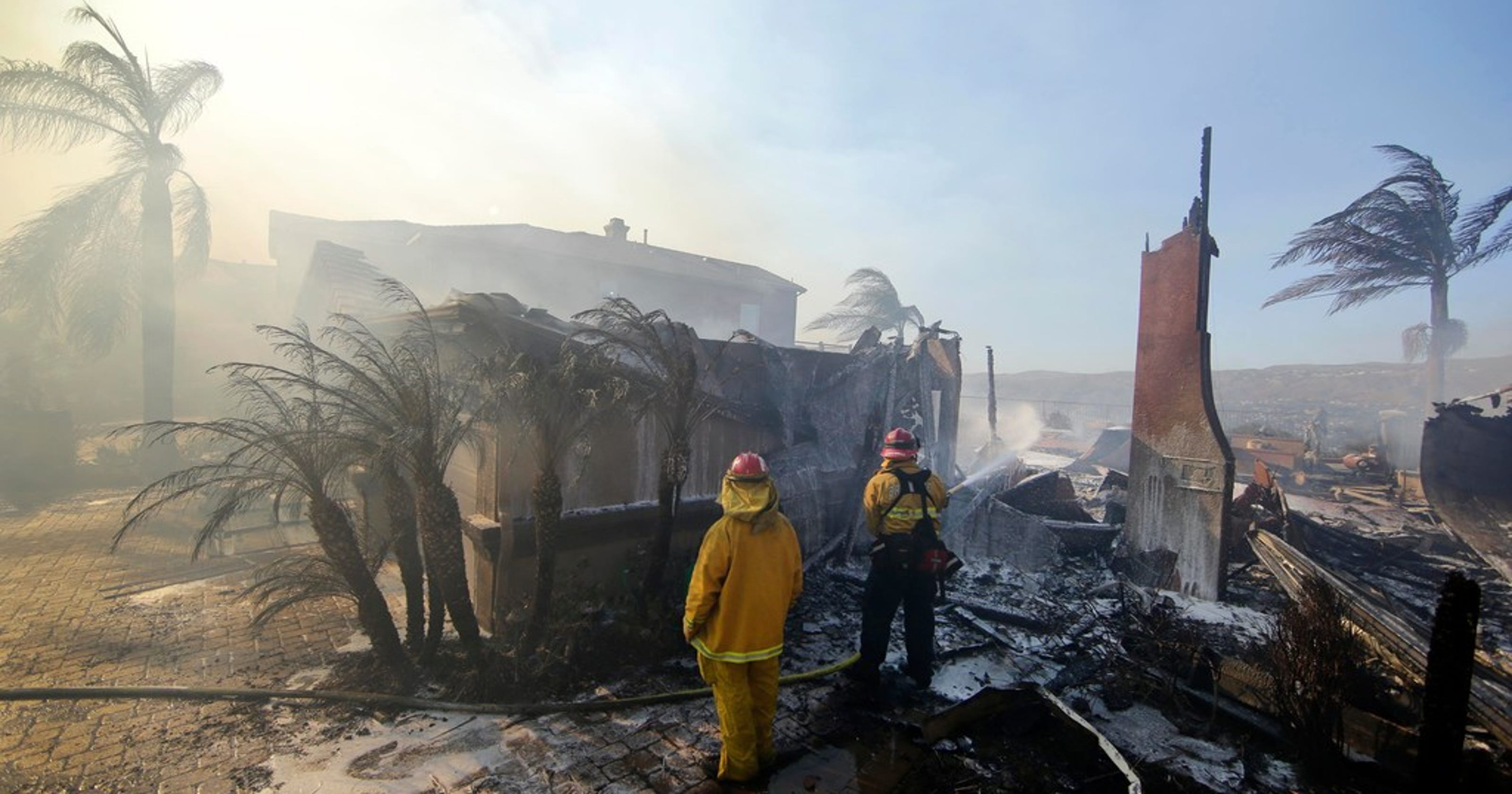 Disneyland Will it stay open during Anaheim Hills fire?