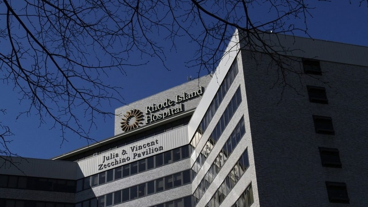 Residents, interns at Rhode Island Hospital are first doctors in RI to join a union