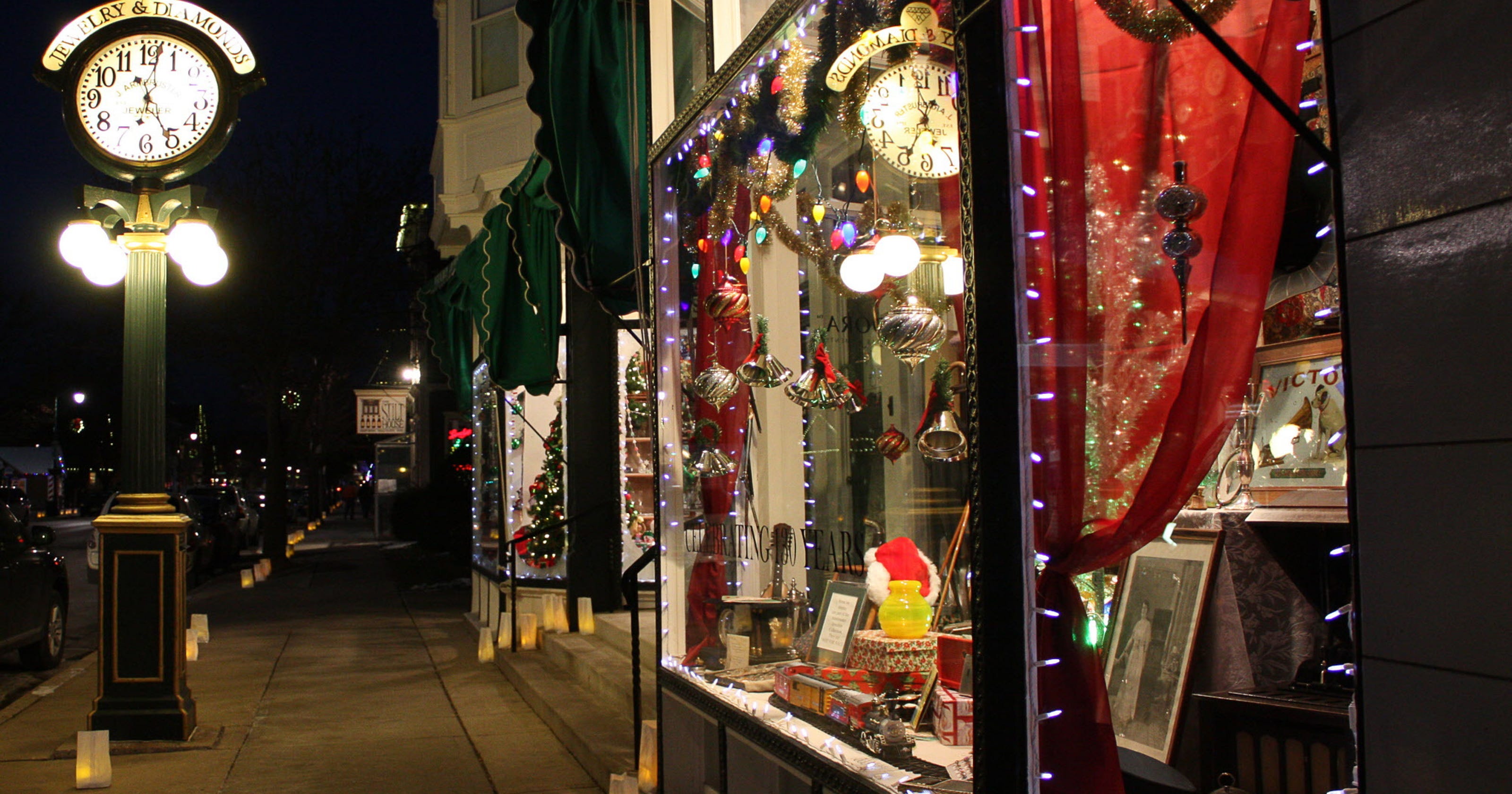 5 Hallmark-worthy Wisconsin small towns to visit during the holidays
