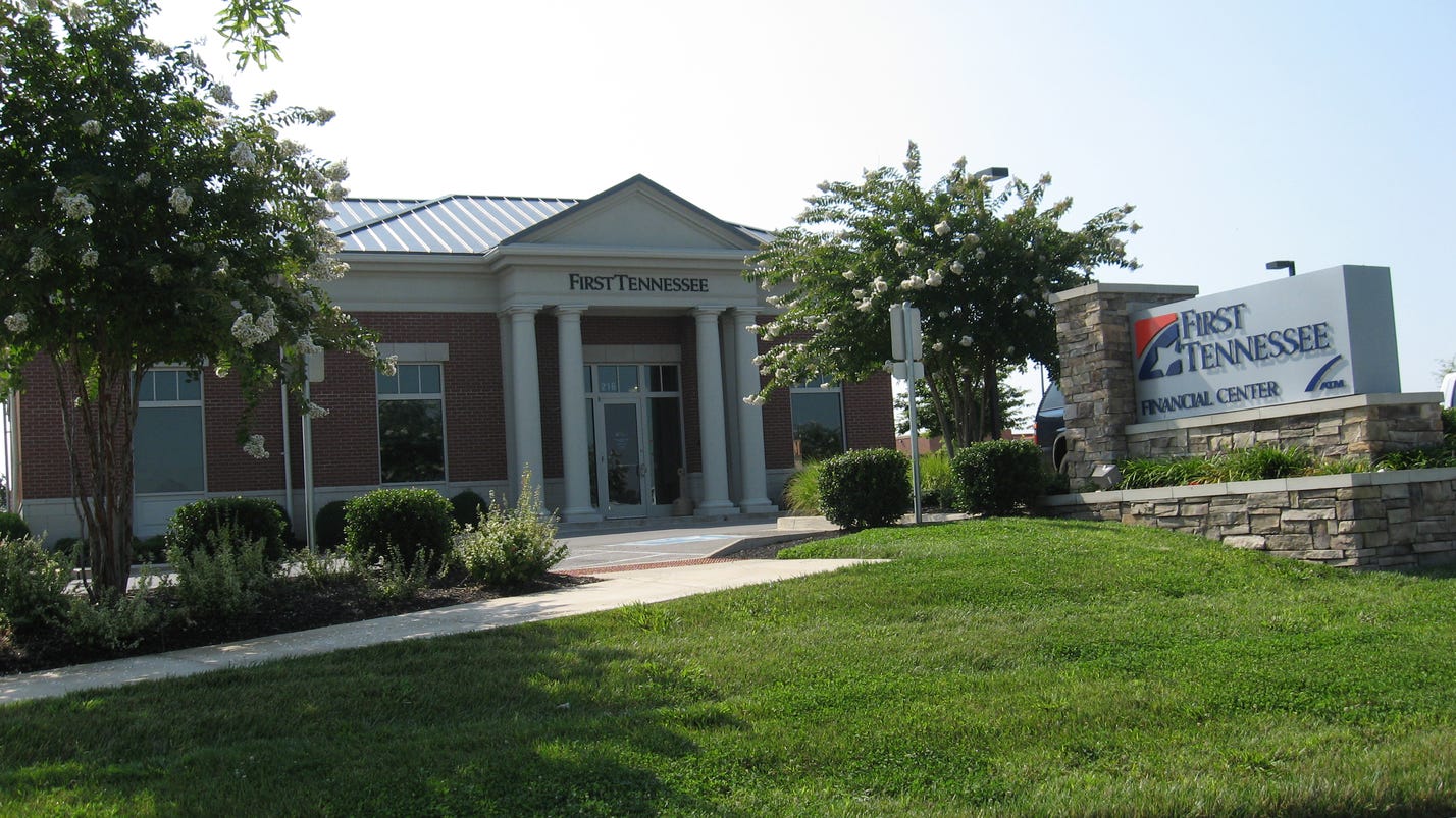 First Tennessee buying 13 branches from Bank of America