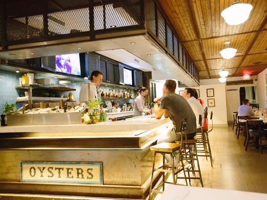 Izzy S Fish Amp Oyster To Take Over The Connection In Fort Myers