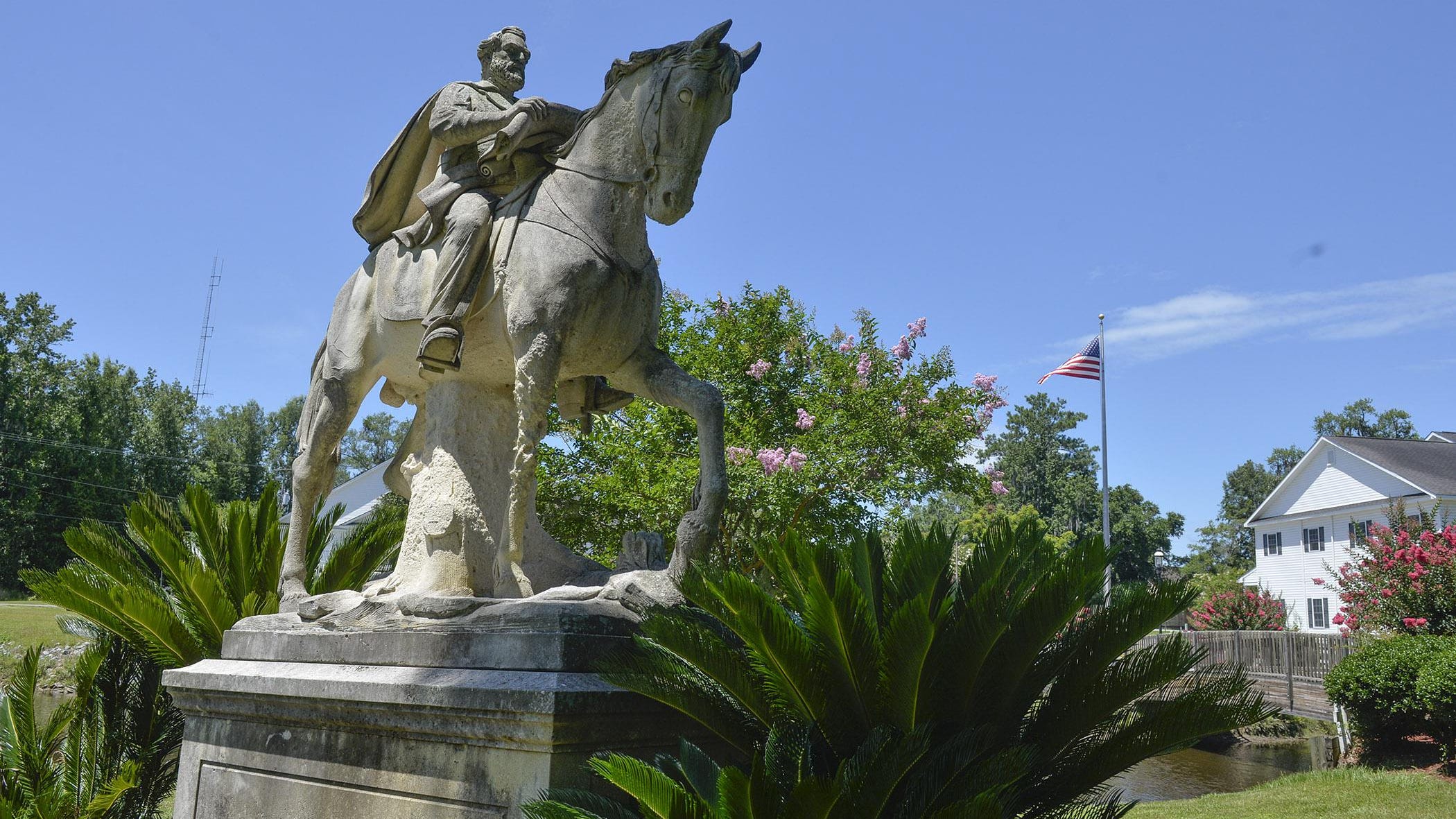 Confederate Gen. Robert E. Lee statue to remain in Richmond Hill park - for  now