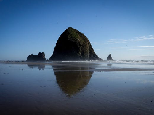 Oregon S Cannon Beach The Tiny Coastal Town With The Giant Rock