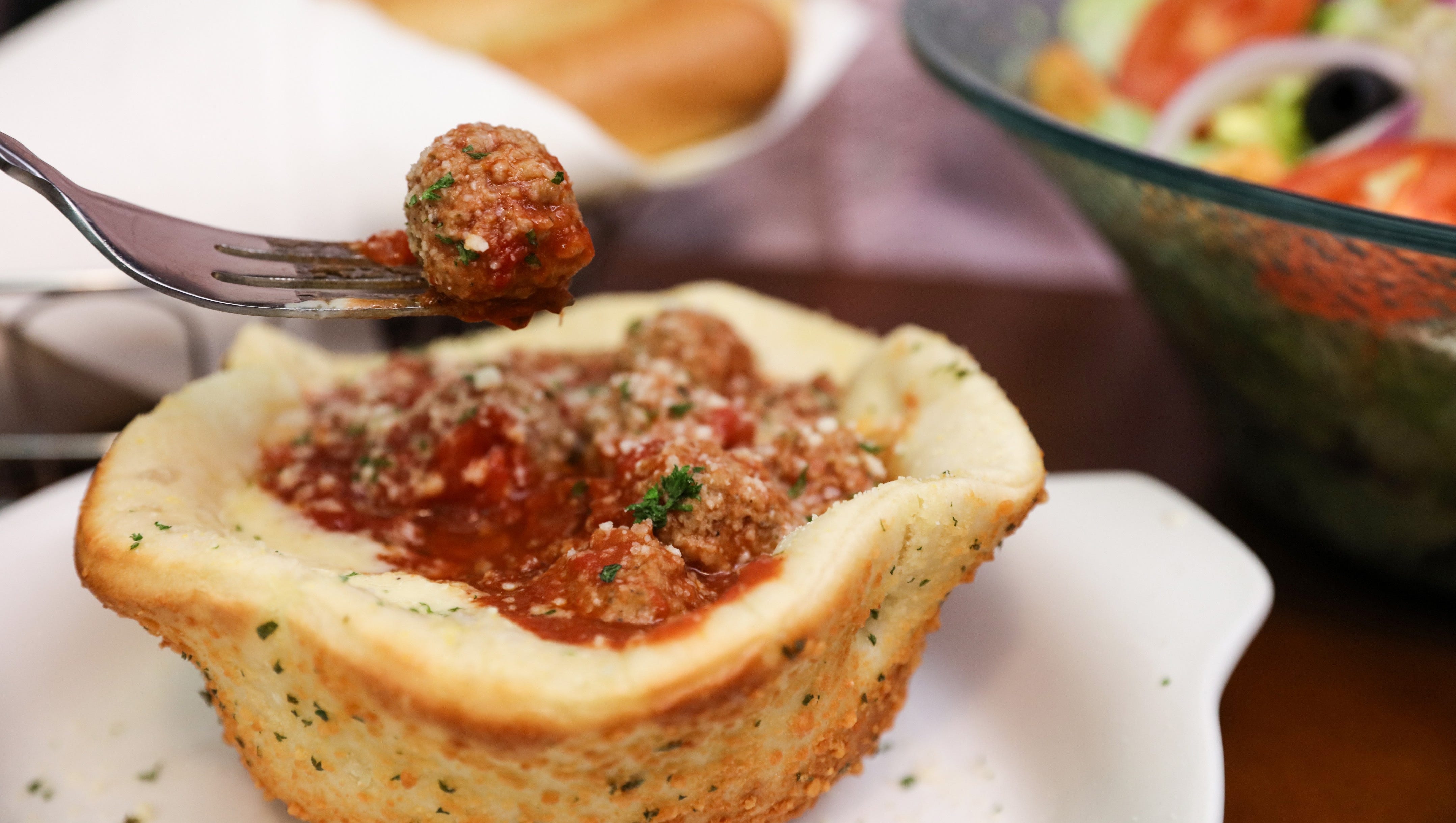 Olive Garden S Meatball Pizza Bowl A Massive Food Mash Up