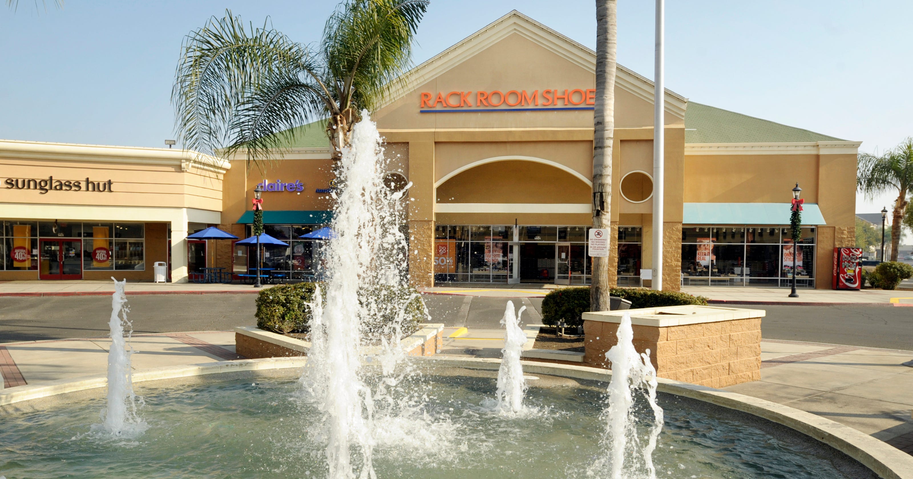 All Tulare Outlet stores open Easter Sunday