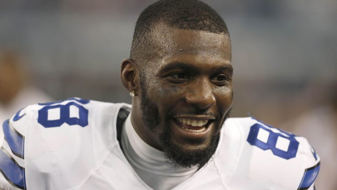 Dallas Cowboys wide receiver Dez Bryant signed a five-year, $70 million deal Wednesday, less than an hour before he would have run out of time to play under anything other than a one-year agreement in 2015.