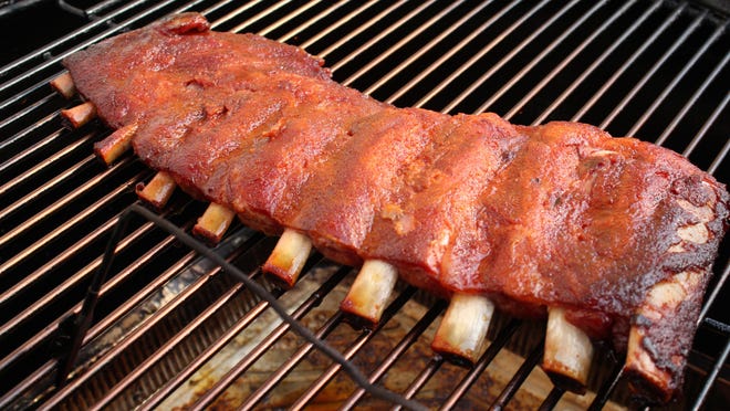 Adding a dry rub to your meat will give it more flavor when you put it on the grill. [Photo by Jacopo Werther (Own work) [CC BY-SA 2.0 (http://creativecommons.org/licenses/by-sa/2.0)], via Wikimedia Commons]