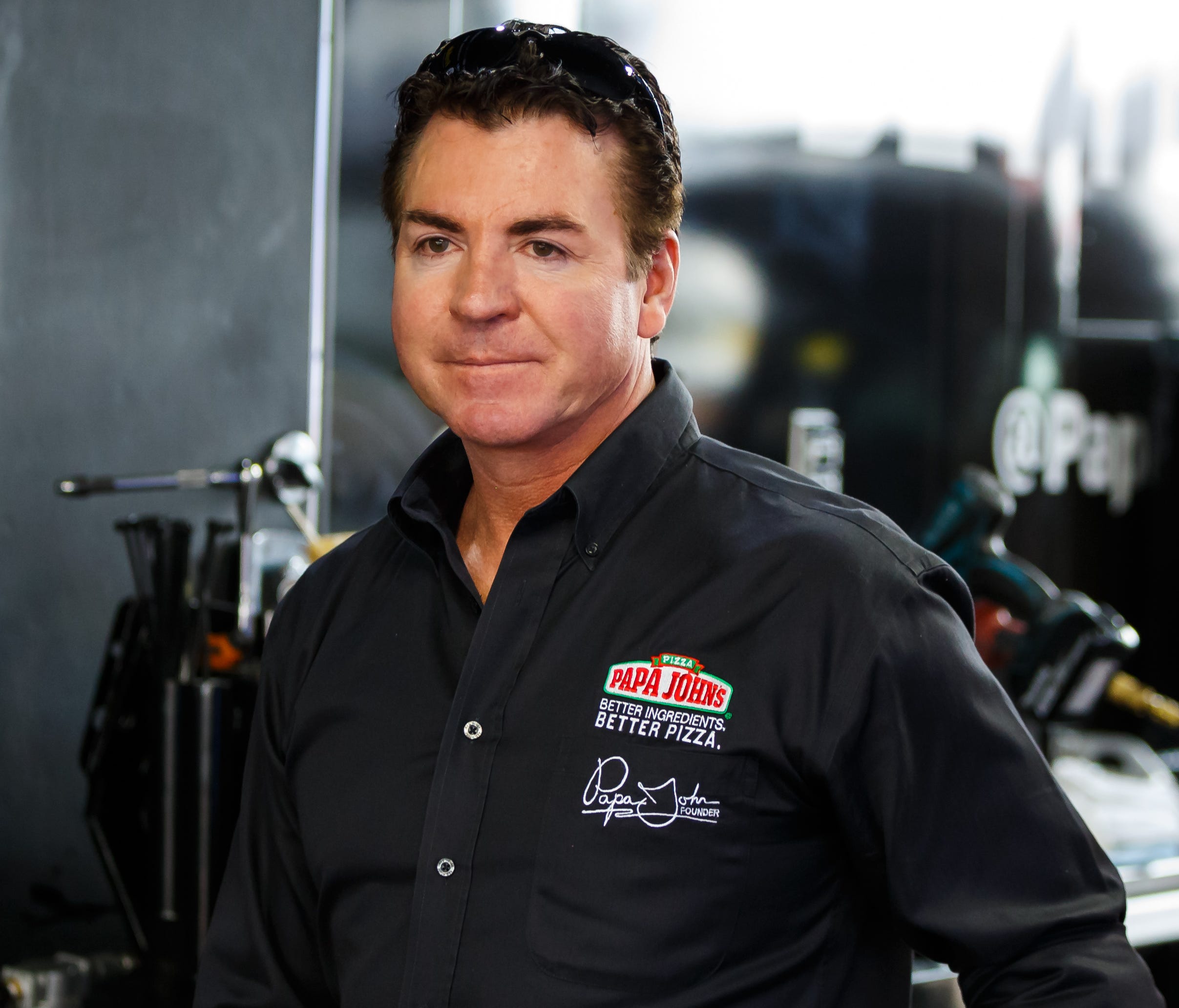 Papa John's pizza founder John Schnatter is trying to apologize for ripping the NFL over protests.