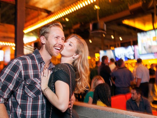 636518852963740805-ariz-Nightlife-cheek-kiss-Credit-Jill-Richards-Photography--rs.jpg
