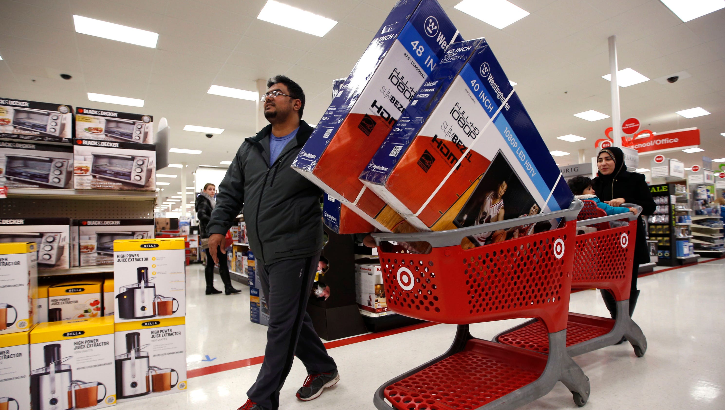 Target, Macy&#39;s again opening at 6 p.m. on Thanksgiving