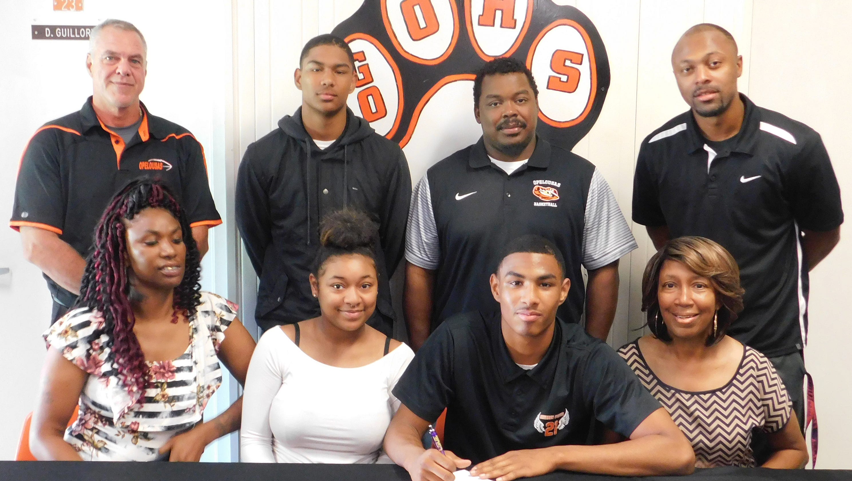 OHS' Leday signs scholarship to join inaugural LSUE men's hoops team