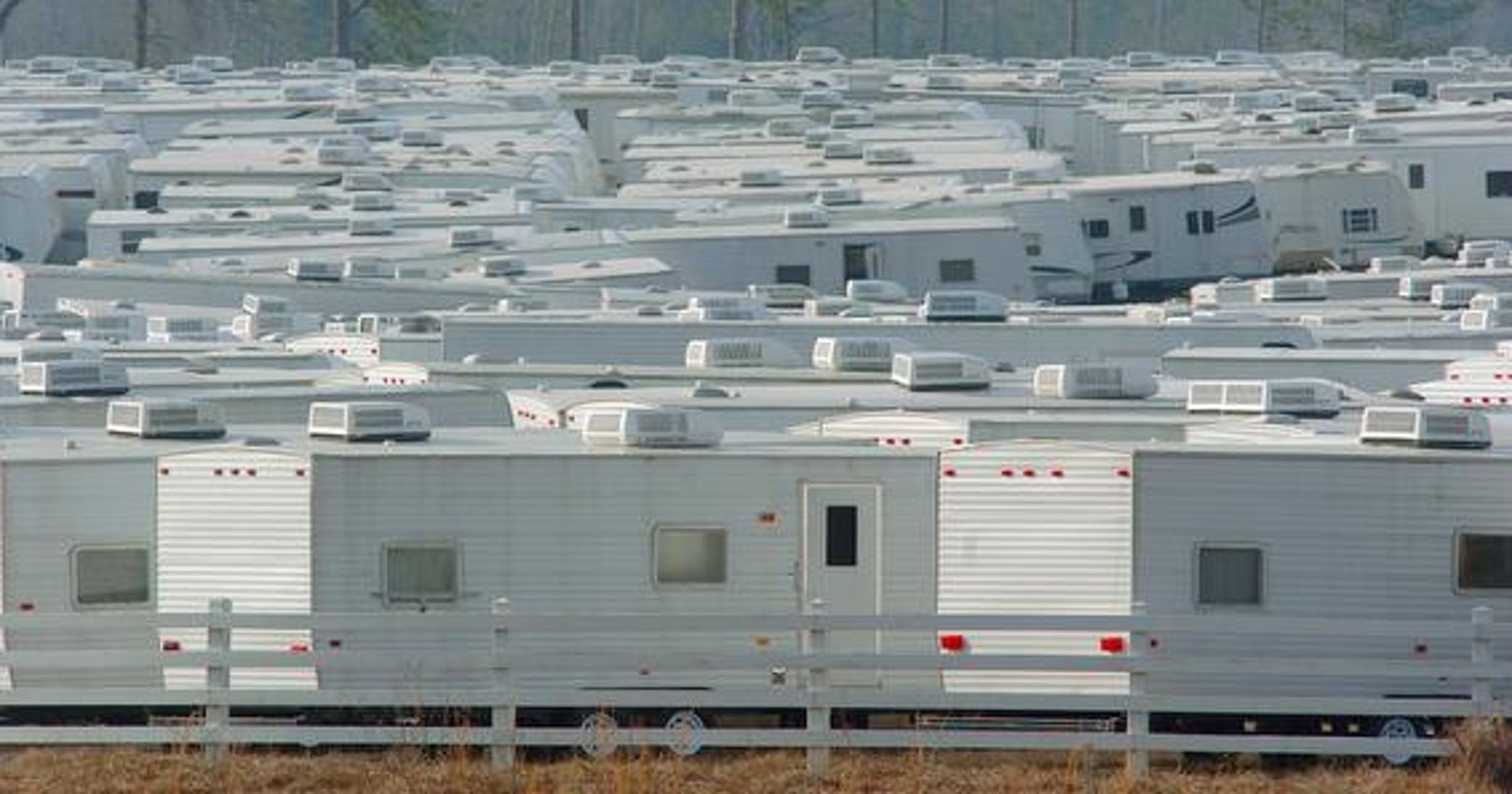 FEMA trailers brought shelter, problems to Katrina victims(02)